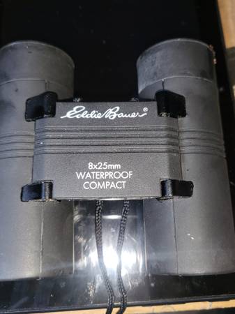 EDDIE BAUER 8 X 25 WIDE ANGLE BINOCULARS 1