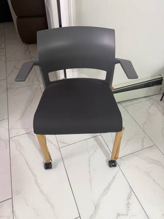 Steelcase mOVE  stacking side chair 1