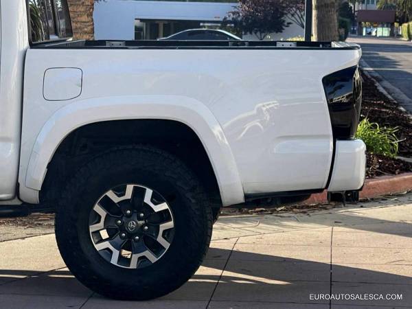 2016 Toyota Tacoma Limited 4x2 - Photo 14
