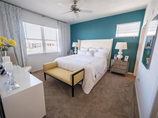 3 bed 2 bath, luxury resort community no HOA fast approval, 1