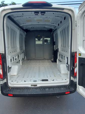 2022 FORD TRANSIT 250 AWD - $33,000 (Woodstock IL.)63618795209347124