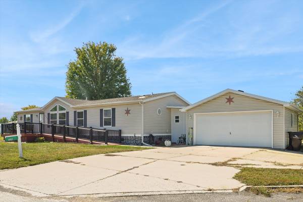 $87,000 / 3br - 1568ft2 - Waukee 3 Beds, 2 Baths, 2 Car Garage & Breezeway (Waukee)64163743225475121