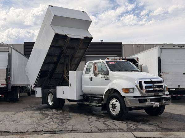 2015 Ford F-750 XL - Photo 10