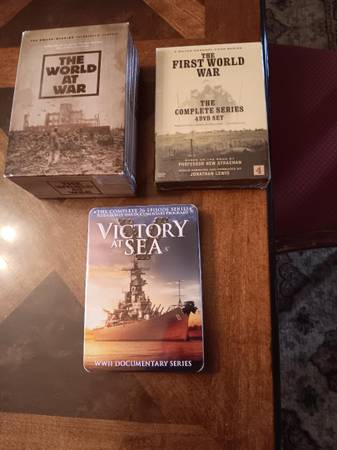 17 World Wars I and II Discs 1
