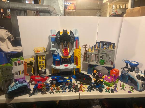 Imaginext Batman & DC Super Friends Large Toy Lot – 16 Figures, 10 veh 1