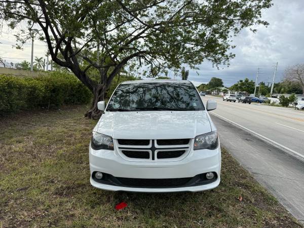 2019 Dodge Grand Caravan  GT Minivan Excellent Deal 1