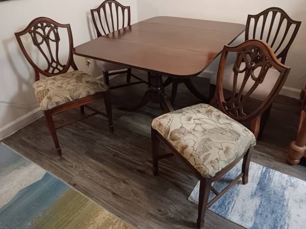 DUNCAN PHYFE TABLE & CHAIRS 1