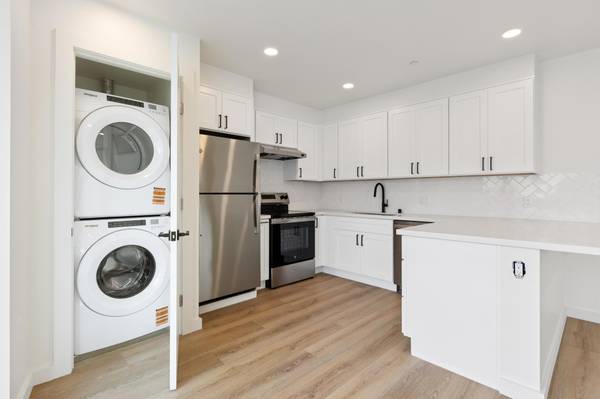 $3,500 / 2br - 838ft2 - Brand New Construction; Bright and Spacious Space w/ A/C and Laundry (excelsior / outer mission)63852072964483124