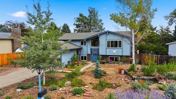 PRICE REDUCTION - Split Level Home in Northwest Longmont... 1
