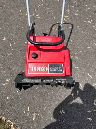 Toro snowblower-runs 1