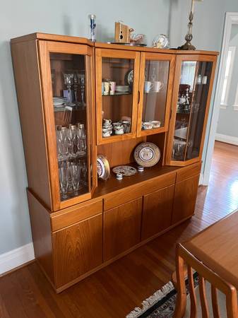 Teak china cabinet, glass front, solid base 1