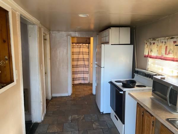 $235 / 1br - Long or short term $235 weekly minutes away from downtown (Nashville)63904699374979121