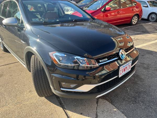 2019 VW Alltrack wagon 39K miles - $23,500 (Cambridge)63615511440257121