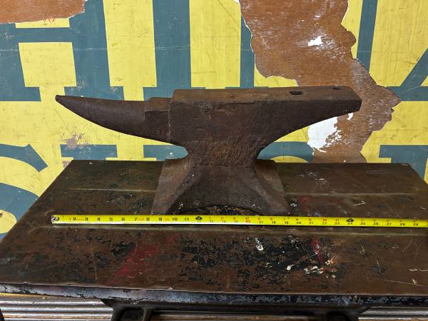 Vintage full size Blacksmith Anvil – Approximately 70 Pounds  Vintage full-siz 1