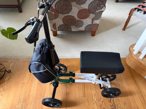 Knee Scooter / Knee Walker – Excellent Condition 1