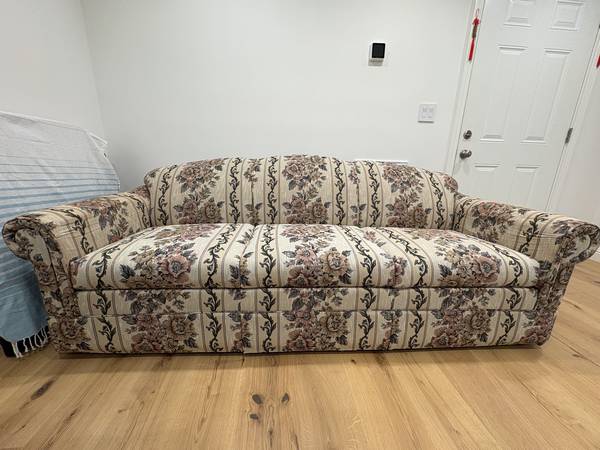 Free Sofas 1