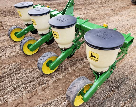 4  row John Deere food plot planter 1