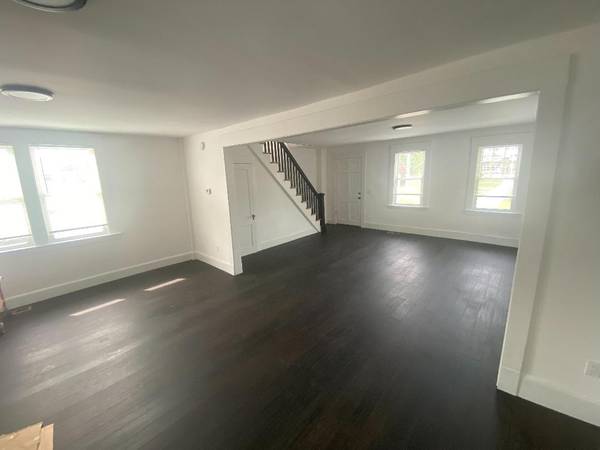 $2,890 / 3br - 1600ft2 - Beautiful Riverfront 3 br + - walk to train (Milford)63788783948419120