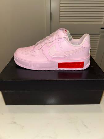 Nike Women’s Air Force 1 Fontanka 'Valentine's Day' 1