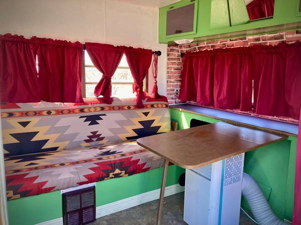 $950 / 1br - Remolque vintage Coachman amueblado de 23 pies (Morongo Valley)63686299547651121