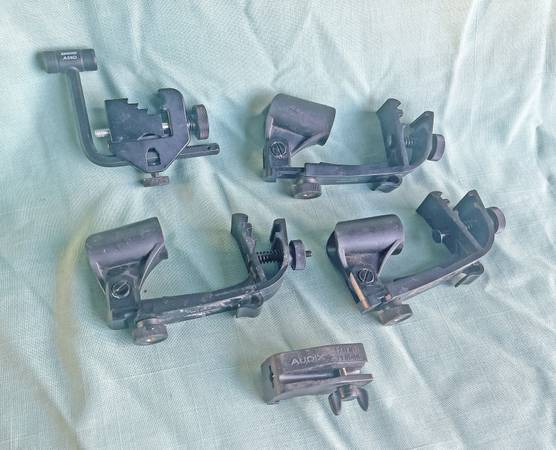 FOUR Microphone Mounting Clamps, Samson and Shure 1