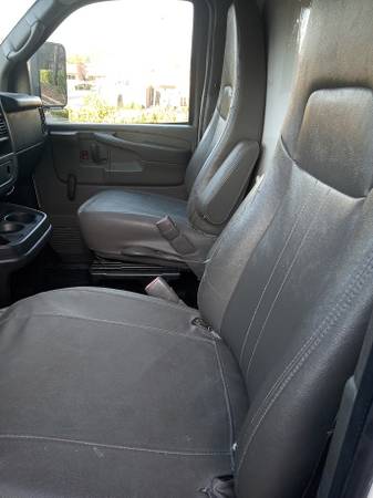 2011 GMC Savana - Photo 5