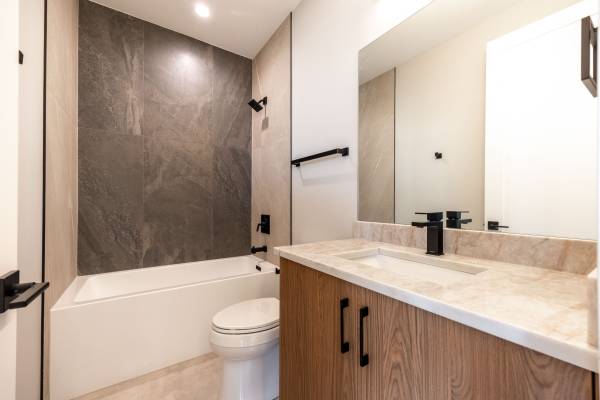 $3,450 / 3br - 1400ft2 - NEW CONSTRUCTION IN THE HEART OF THE MEDICAL DISTRICT ! :) (Medical District)64148808804353124