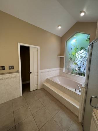 $3,350 / 4br - 3000ft2 - $3350/m  4BR/2 Bath, 2 car garage, Pool, Spa - Rental --Windover Farms (Melbourne)63846409313409123
