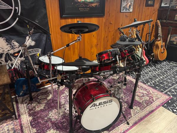 Alesis Strike Pro Se Electric Drum set, plus extras. 1