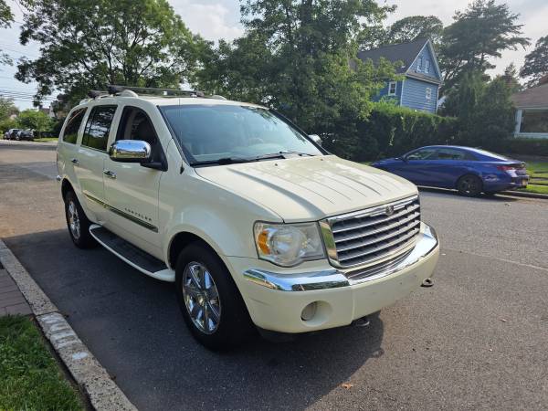 2009 Chrysler Aspen LTD, SUV, AWD, 7 Pasajeros, 110 K, Completo, Limpio, NEG - $3,45063654721106305120