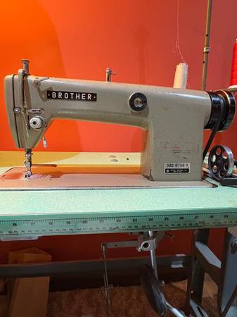 industrial sewing machine Singer DB2-B756-3 1