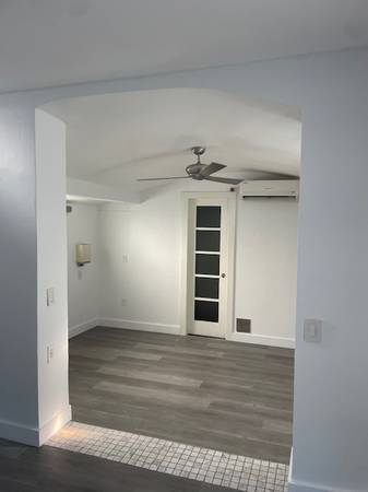 $2,500 / 400ft2 - Lovely Studio Cottage in WeHo (West Hollywood)63701016151937123