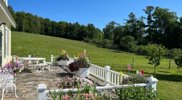 $2295.00 / 1br - Adirondack House Overlooking Lake Champlain63784640101249123