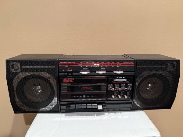 BOOMBOX 1