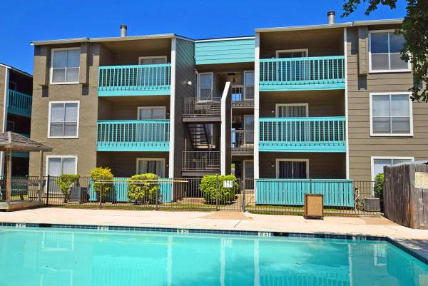 $790 / 1br - 683ft2 - 1B/1B, Kitchen Pantry, Large Closets (4101 Brett Street, Corpus Christi, TX)64036539809794121