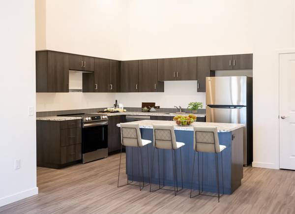 $1,800 / 2br - 6 SEMANAS GRATIS + TARJETA DE REGALO DE $500 | ¡Visite nuestra casa abierta el 9/27 a las 10 a.m.! (Tigard)63845977965953123