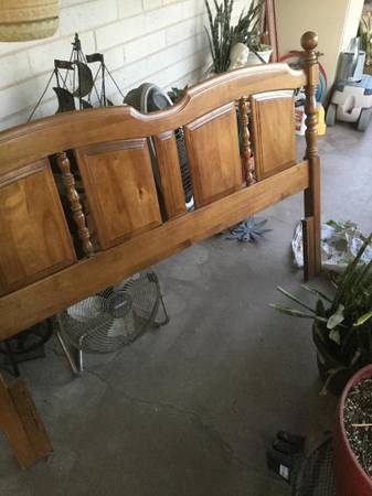 HEADBOARD AND METAL FRAME 1