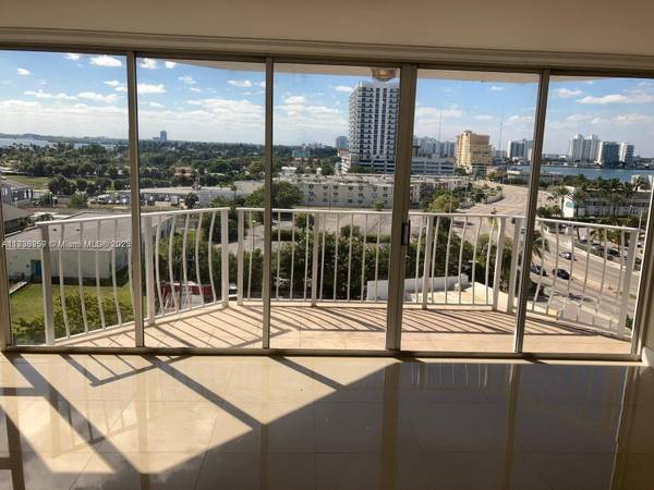 $2,895 / 2br - 1200ft2 - AVAILABLE NOW! WATERVIEWS! FAST APPROVALS! (Miami Beach/North Bay Village)64049282110851124