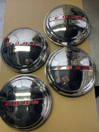 Ford hubcaps 1