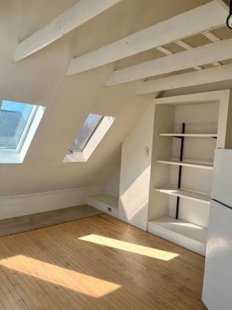 $2,100 Cute Somerville Studio For $2,100 AVAIL 11/1/25 (Somerville)63810012863617123