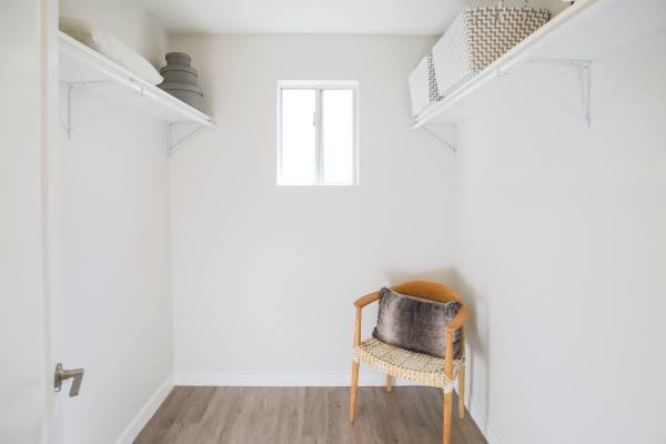 Ceiling Fan, Extra Storage, Laundry Facilities 1