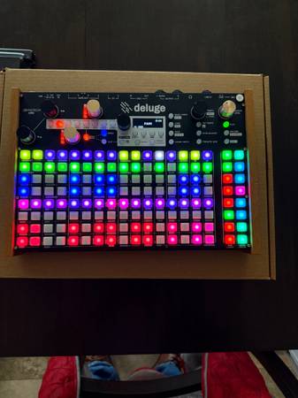 Synthstrom Deluge 1