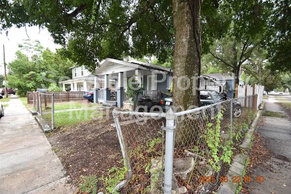 1501 E New Orleans Ave #1 ~ROOM FOR RENT Historic bungalow in Seminole 1
