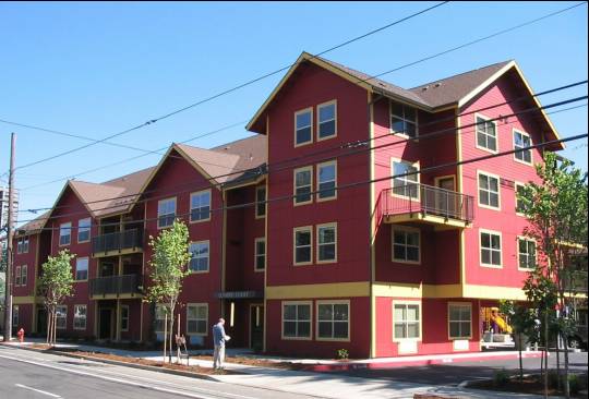 $1,800 / 4br - In Portland, Recycling, 4 bedroom (4620 SE 122nd Ave, Portland, OR)63831466273795120