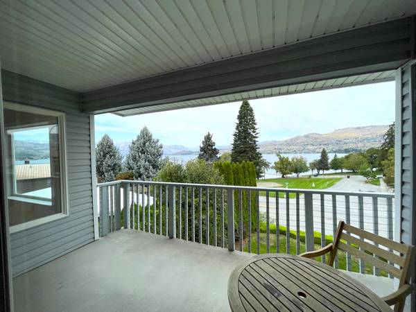 $1,875 / 2br - 1132ft2 - Overlake Condominiums Top Floor Unfurnished Rental (Chelan)63808971371779122