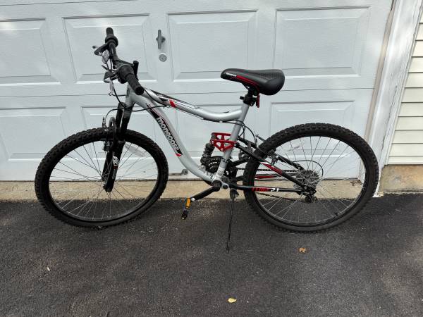Mongoose 24" and 21-speek bicycle for boys 1