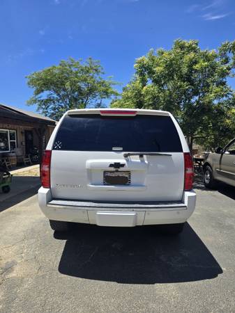 2013 Lifted Suburban 4x4 - $19,500 (Fallbrook)63440881609859124