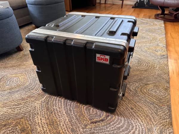 SKB 8-space rack 1