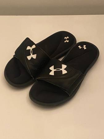 Under Armor Adjustable Memory-Foam Children's Slides - Size 3 1