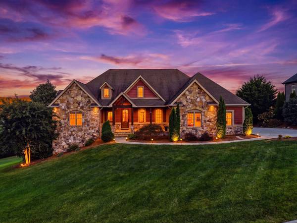 $1,280,000 / 6br - 5398ft2 - House 6/3.5 - 109 Sunset Ridge Ct - $1,280,000 (Gray)